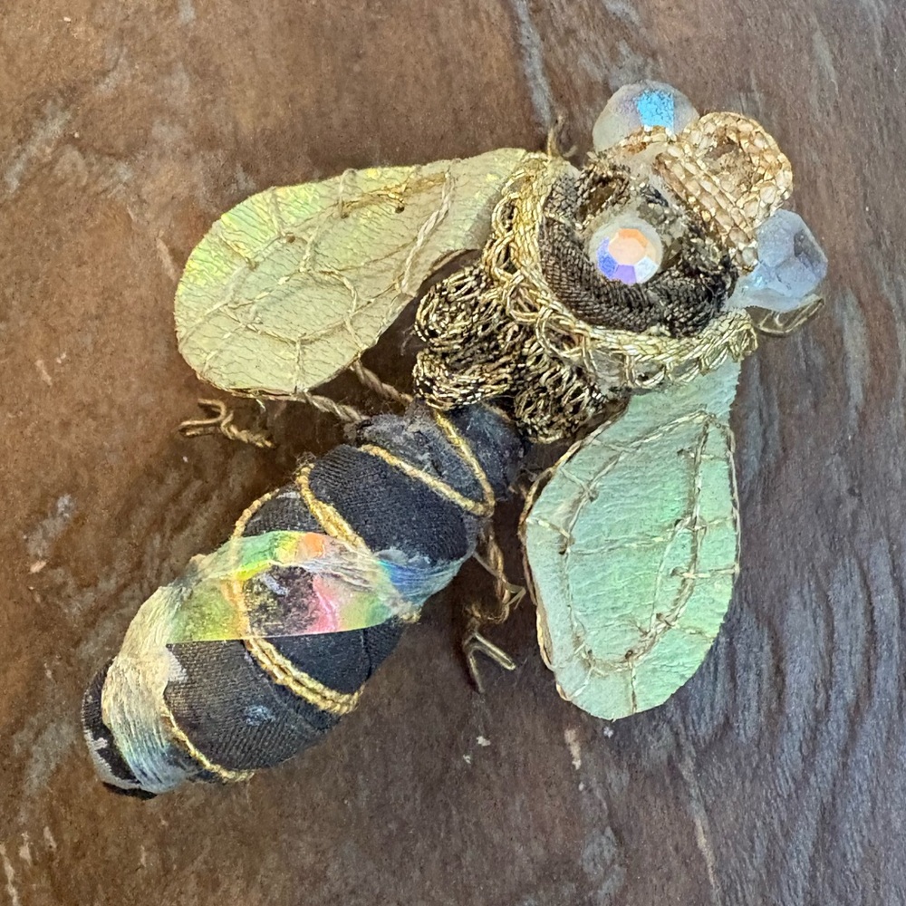 Handcrafted Bee Brooch with Shimmering Gold Accents - Picture 2 of 11